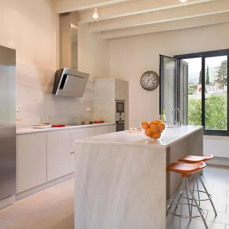 Villa Beautiful 15th Century On 30 Acre Estate, For Families Only