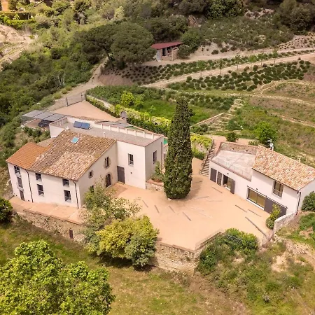Beautiful 15th Century On 30 Acre Estate, For Families Only Villa